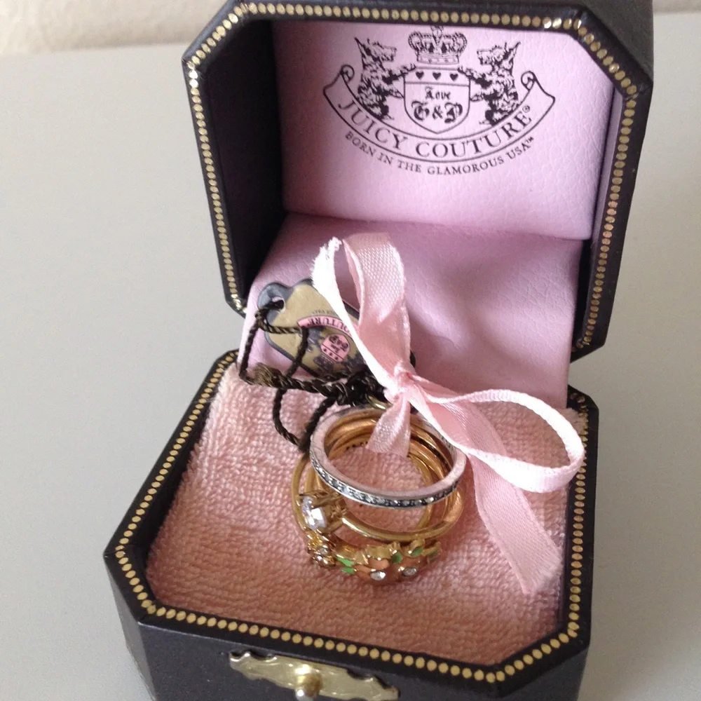 JUICY COUTURE stack ring set. Size 7 - Picture 7 of 9